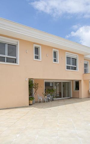 Casa de condomínio à venda com 900m², 5 quartos e sem vaga Casa de condomínio à venda com 900m², 5 quartos e sem vagaQuintal