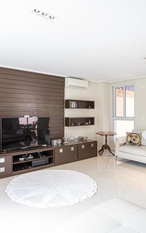 Casa de condomínio à venda com 900m², 5 quartos e sem vaga Casa de condomínio à venda com 900m², 5 quartos e sem vagaSala