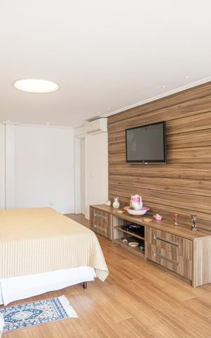 Casa de condomínio à venda com 900m², 5 quartos e sem vaga Casa de condomínio à venda com 900m², 5 quartos e sem vagaSuíte 2