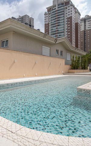 Casa de condomínio à venda com 900m², 5 quartos e sem vaga Casa de condomínio à venda com 900m², 5 quartos e sem vagaPiscina