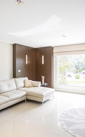 Casa de condomínio à venda com 900m², 5 quartos e sem vaga Casa de condomínio à venda com 900m², 5 quartos e sem vagaSala