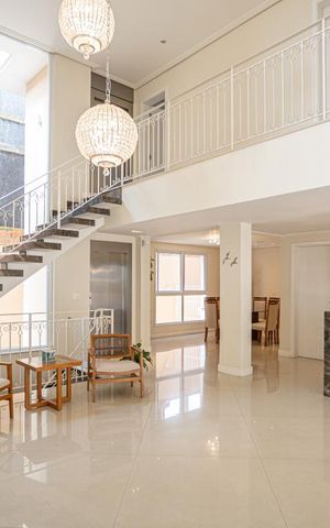 Casa de condomínio à venda com 900m², 5 quartos e sem vaga Casa de condomínio à venda com 900m², 5 quartos e sem vagaSala