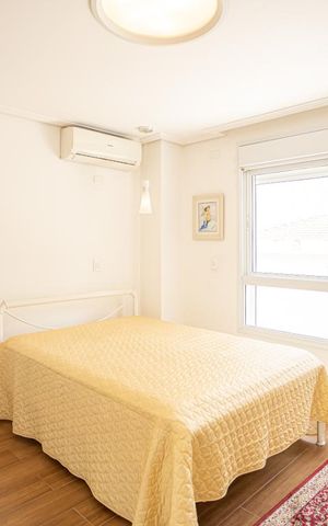 Casa de condomínio à venda com 900m², 5 quartos e sem vaga Casa de condomínio à venda com 900m², 5 quartos e sem vagaSuíte 3