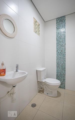 Casa de condomínio à venda com 900m², 5 quartos e sem vaga Casa de condomínio à venda com 900m², 5 quartos e sem vagaBanheiro de Serviço