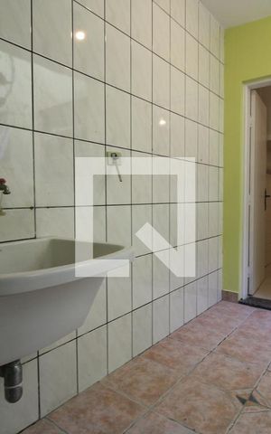 Casa à venda com 215m², 4 quartos e 1 vagaÁrea de serviço