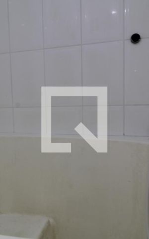Casa à venda com 215m², 4 quartos e 1 vagaBanheira da suíte