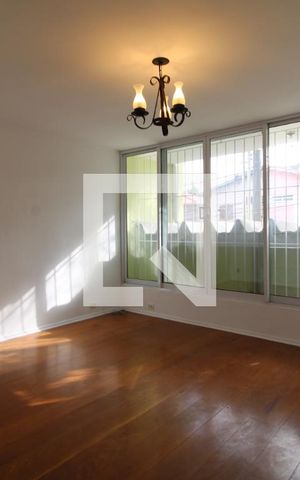 Casa à venda com 215m², 4 quartos e 1 vagaSala