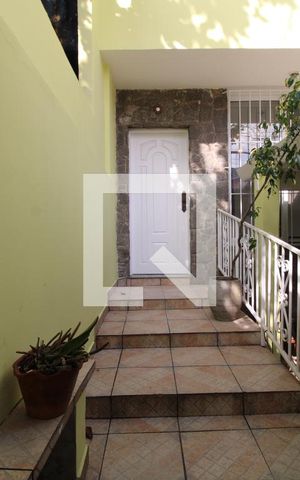 Casa à venda com 215m², 4 quartos e 1 vagaEntrada