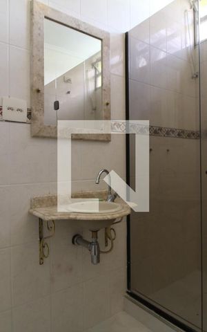 Casa à venda com 215m², 4 quartos e 1 vagaBanheiro comum