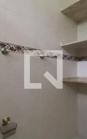 Casa à venda com 215m², 4 quartos e 1 vagaBanheiro comum