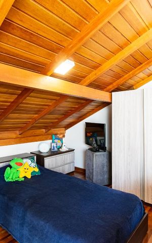 Casa à venda com 190m², 4 quartos e 2 vagasSótão