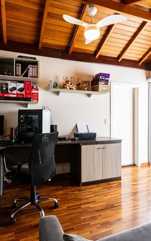 Casa à venda com 190m², 4 quartos e 2 vagasSótão