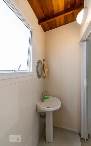 Casa à venda com 190m², 4 quartos e 2 vagasBanheiro de Serviço