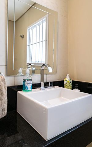 Casa à venda com 190m², 4 quartos e 2 vagasLavabo