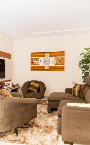 Casa à venda com 190m², 4 quartos e 2 vagasSala