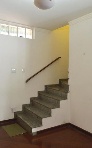 Casa à venda com 193m², 3 quartos e 3 vagasSala