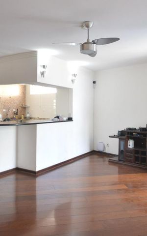 Casa à venda com 193m², 3 quartos e 3 vagasSala