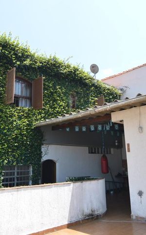 Casa à venda com 193m², 3 quartos e 3 vagasFachada posterior