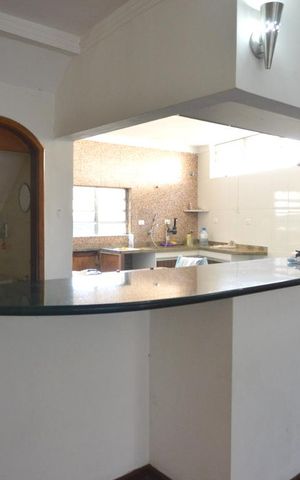 Casa à venda com 193m², 3 quartos e 3 vagasCozinha amaericana