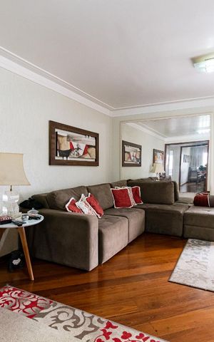 Apartamento à venda com 136m², 4 quartos e 2 vagasSala