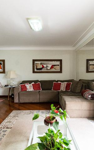 Apartamento à venda com 136m², 4 quartos e 2 vagasSala