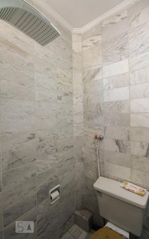 Casa à venda com 266m², 5 quartos e 1 vaga Casa à venda com 266m², 5 quartos e 1 vagaBanheiro Suíte