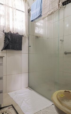 Casa à venda com 266m², 5 quartos e 1 vaga Casa à venda com 266m², 5 quartos e 1 vagaBanheiro
