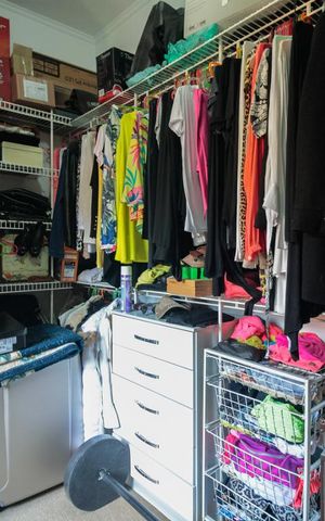 Casa à venda com 266m², 5 quartos e 1 vaga Casa à venda com 266m², 5 quartos e 1 vagaCloset Suíte