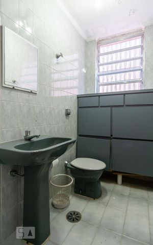 Casa para alugar com 125m², 2 quartos e 2 vagasLavabo