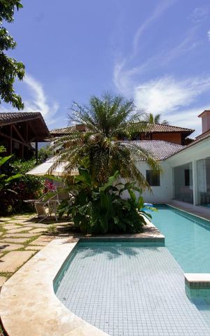 Casa de condomínio à venda com 1000m², 3 quartos e 2 vagas Casa de condomínio à venda com 1000m², 3 quartos e 2 vagasPiscina