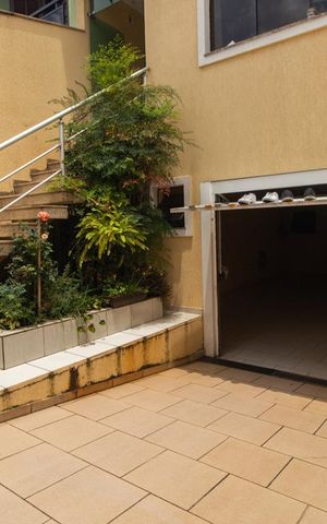 Casa para alugar com 292m², 4 quartos e 3 vagas Casa para alugar com 292m², 4 quartos e 3 vagasEntrada