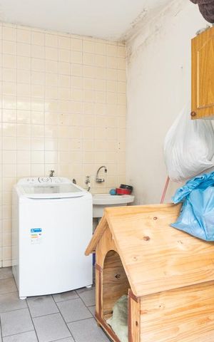 Casa à venda com 299m², 2 quartos e 2 vagas Casa à venda com 299m², 2 quartos e 2 vagasÁrea de Serviço