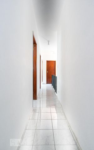 Casa à venda com 299m², 2 quartos e 2 vagas Casa à venda com 299m², 2 quartos e 2 vagasCorredor