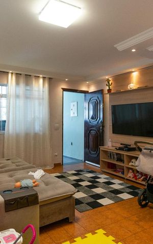 Casa à venda com 299m², 2 quartos e 2 vagas Casa à venda com 299m², 2 quartos e 2 vagasSala
