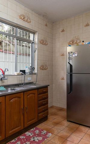 Casa à venda com 299m², 2 quartos e 2 vagas Casa à venda com 299m², 2 quartos e 2 vagasCozinha