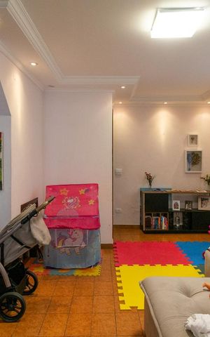 Casa à venda com 299m², 2 quartos e 2 vagas Casa à venda com 299m², 2 quartos e 2 vagasSala