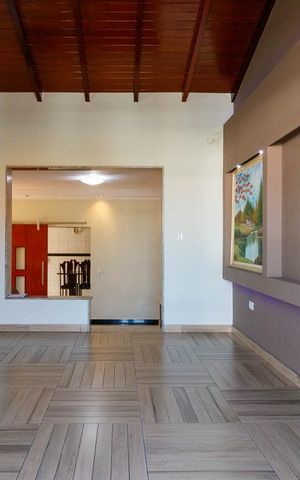 Casa para alugar com 250m², 4 quartos e 3 vagas Casa para alugar com 250m², 4 quartos e 3 vagasSala 2