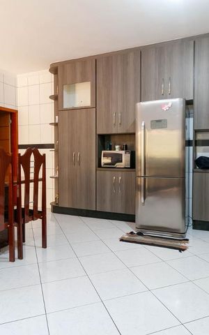 Casa para alugar com 250m², 4 quartos e 3 vagas Casa para alugar com 250m², 4 quartos e 3 vagasCozinha