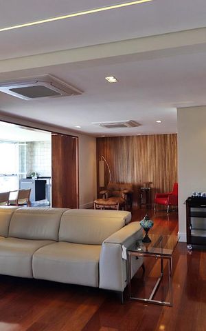 Apartamento à venda com 227m², 3 quartos e 4 vagasSala