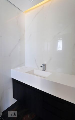 Apartamento à venda com 227m², 3 quartos e 4 vagasBanheiro da Suíte 2
