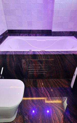 Apartamento à venda com 227m², 3 quartos e 4 vagasBanheiro da Suíte 1