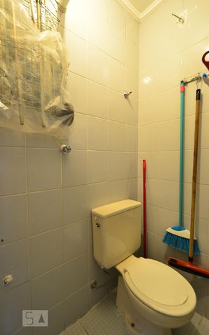 Apartamento à venda com 132m², 4 quartos e 3 vagasBanheiro de Serviço