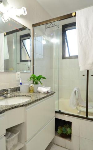 Apartamento à venda com 132m², 4 quartos e 3 vagasBanheiro da Suíte