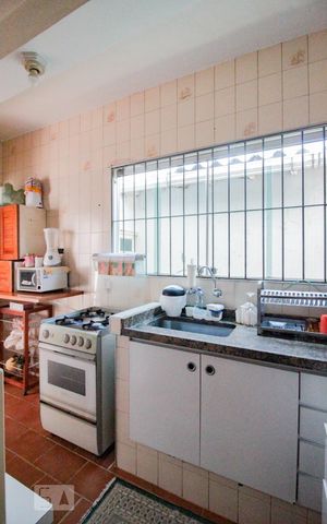 Casa à venda com 150m², 3 quartos e 3 vagascozinha