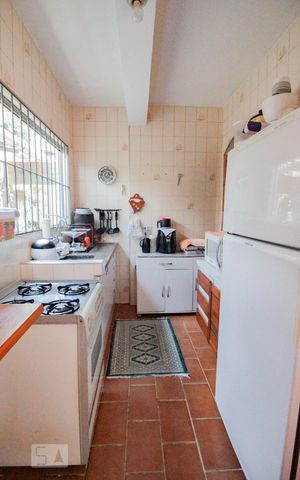 Casa à venda com 150m², 3 quartos e 3 vagascozinha