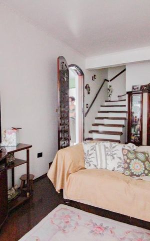 Casa à venda com 150m², 3 quartos e 3 vagassala
