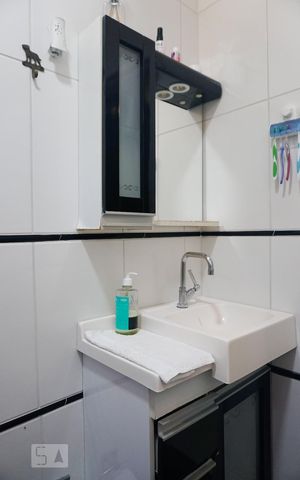 Casa à venda com 154m², 3 quartos e 4 vagasBanheiro Social