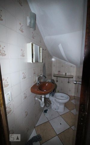 Casa à venda com 104m², 3 quartos e 2 vagaslavabo