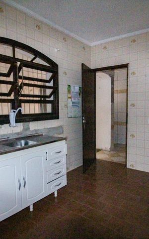 Casa à venda com 104m², 3 quartos e 2 vagascozinha