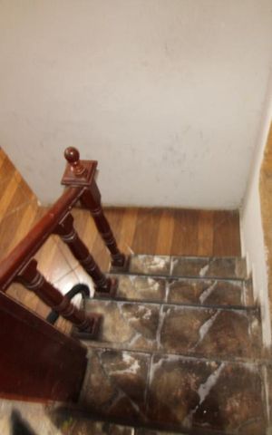Casa à venda com 118m², 7 quartos e sem vagaEscada